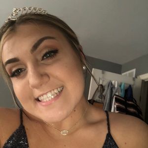 Meet your Posher, Nora